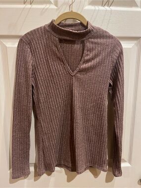 Candid Soul Ribbed V-Cut Mock Neck Top - Mauve Pink